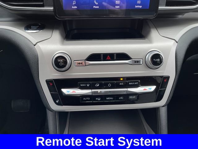 Used 2024 Ford Explorer XLT w/ Equipment Group 202A AWD/4WD image 18