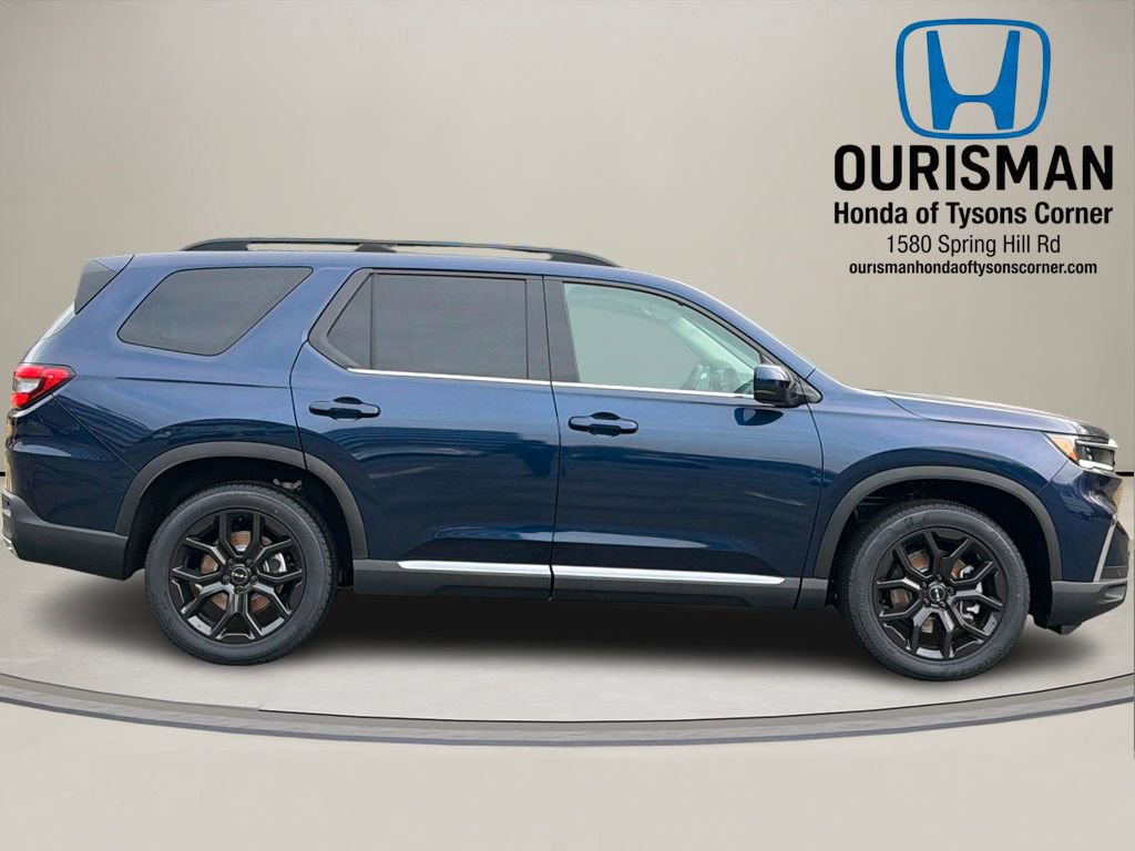 New 2025 Honda Pilot Touring image 2