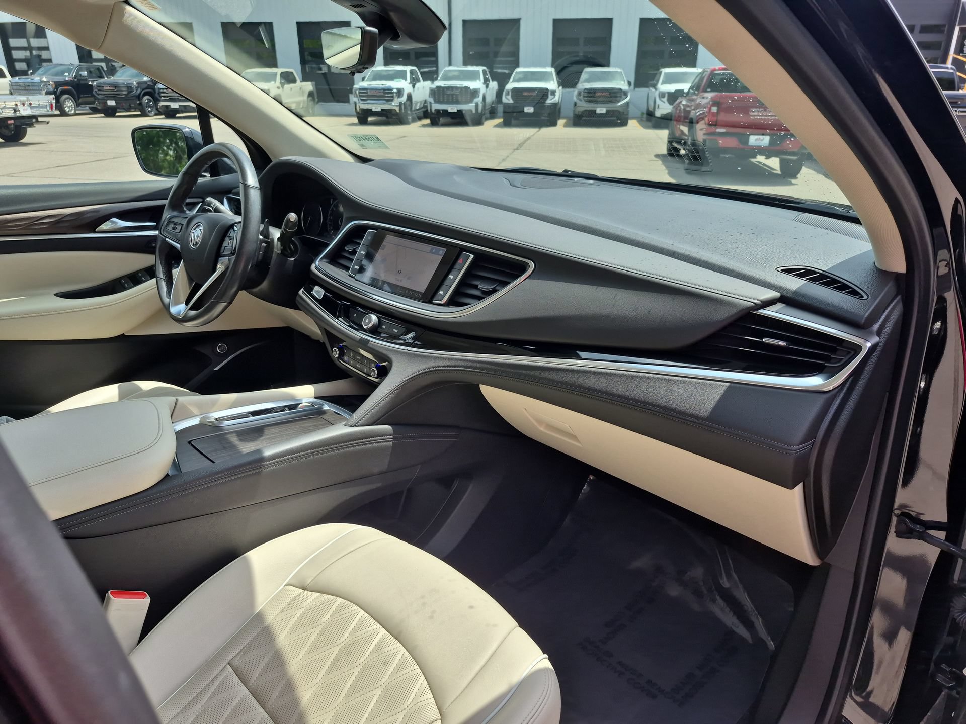 Certified 2022 Buick Enclave Avenir w/ Avenir Technology Package AWD/4WD image 31