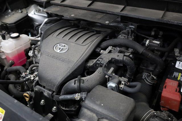 Used 2024 Toyota Highlander LE image 9