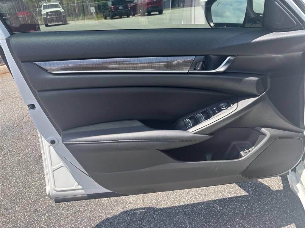Used 2020 Honda Accord Sport image 11
