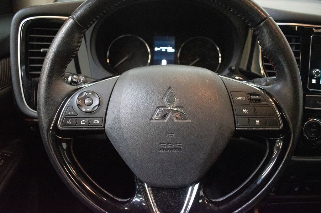 Used 2019 Mitsubishi Outlander AWD image 12
