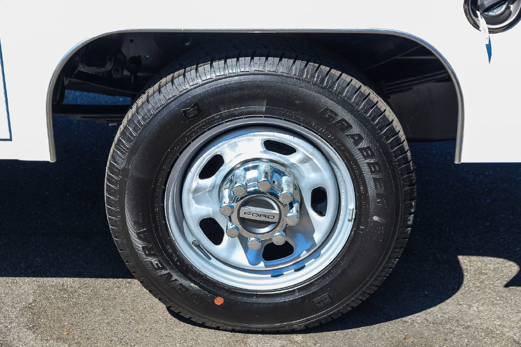 New 2025 Ford F350 XL w/ XL Chrome Package RWD image 12