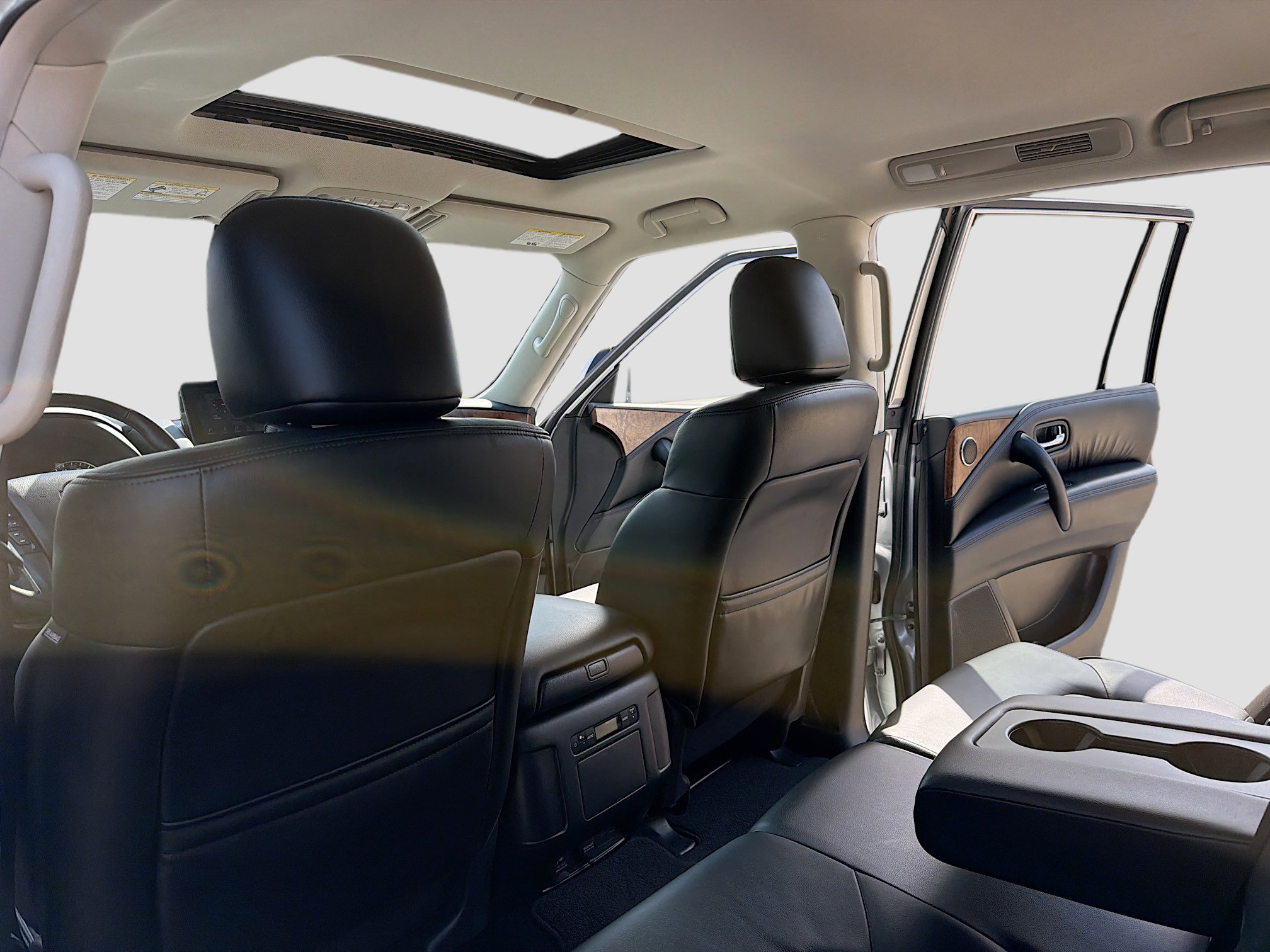 Used 2024 Nissan Armada SL AWD/4WD image 6