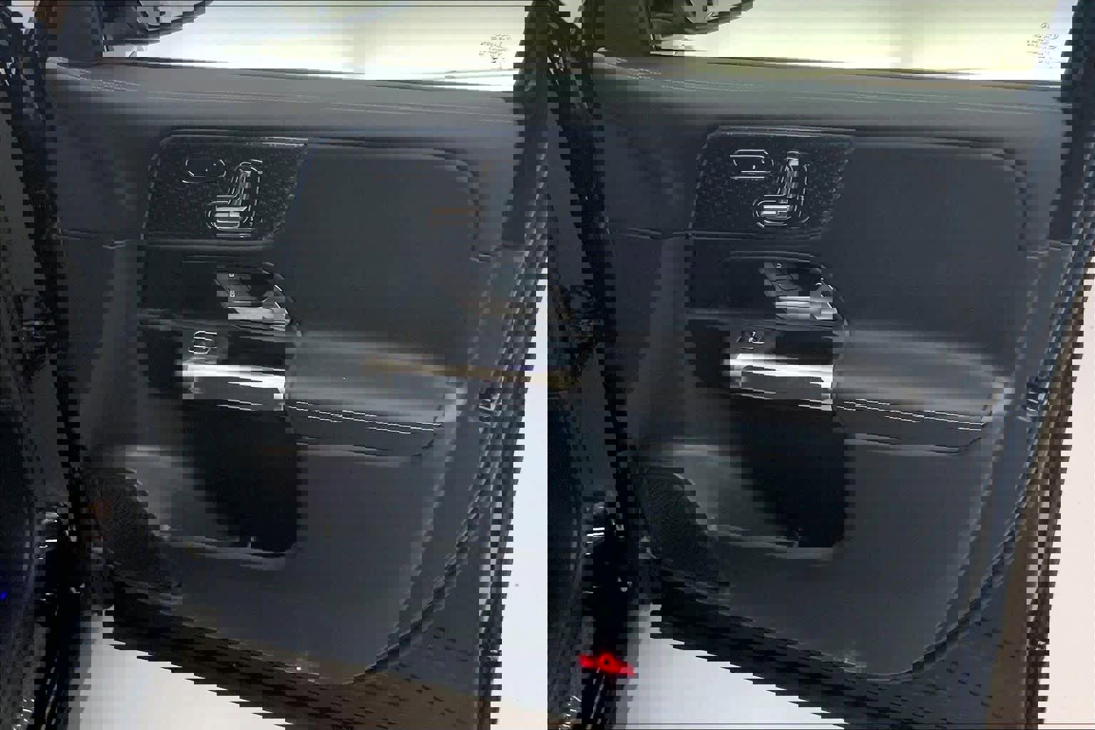 Used 2025 Mercedes-Benz GLB 250 image 10