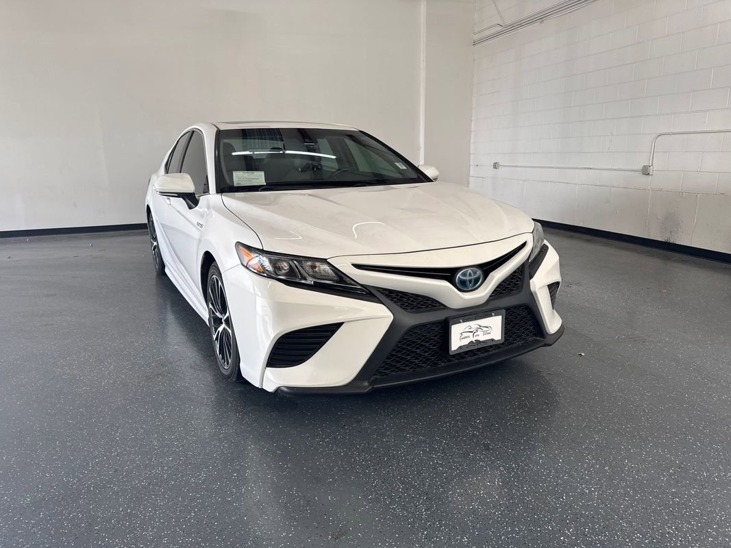 Used 2018 Toyota Camry SE w/ Audio Package image 1