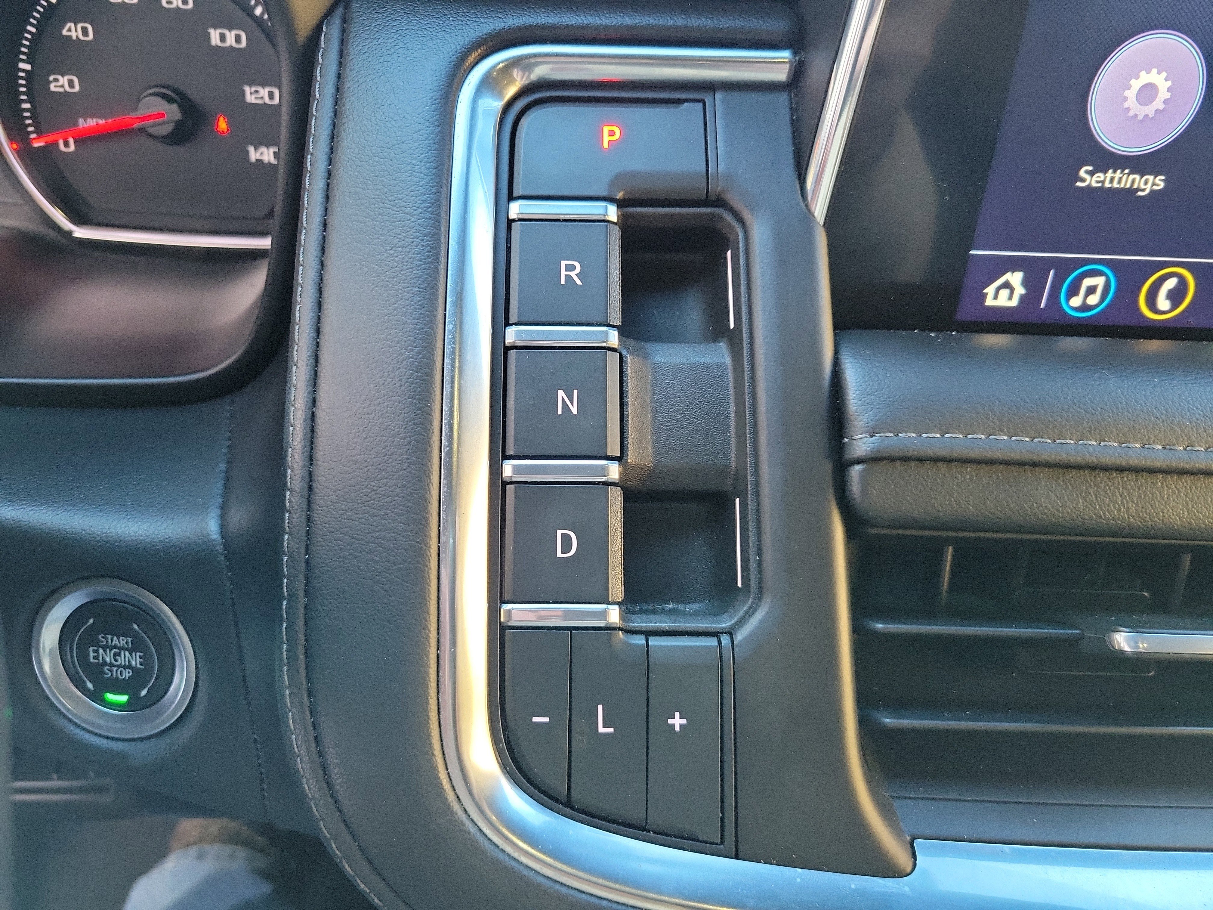 Used 2021 Chevrolet Tahoe Z71 image 26