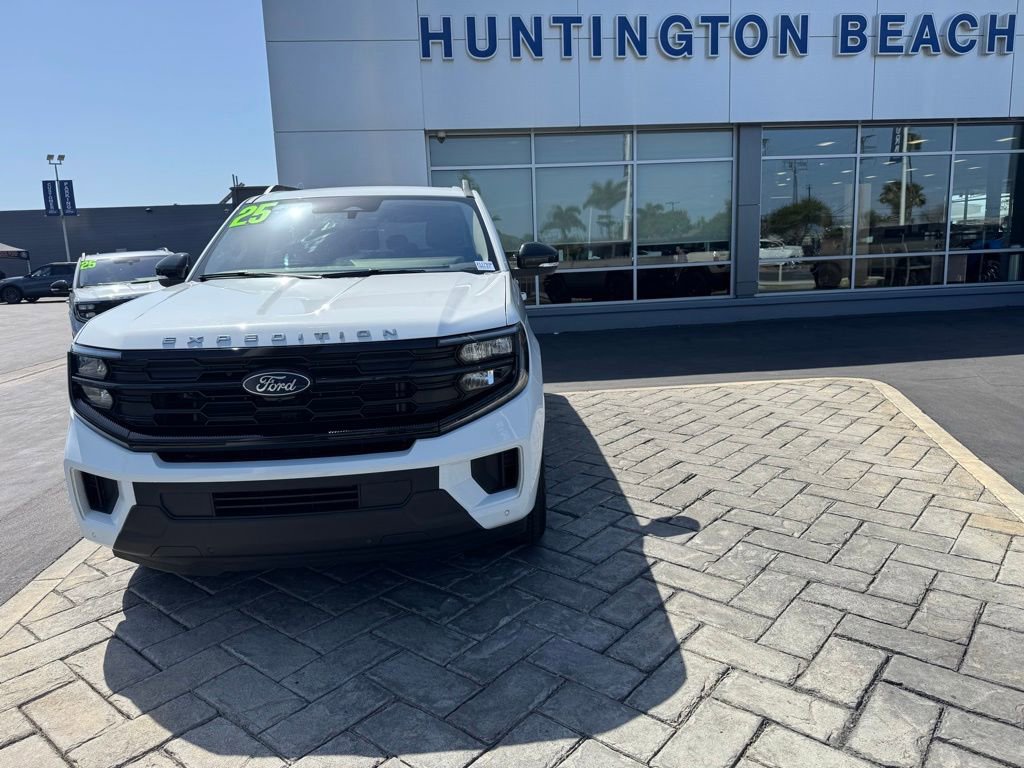 Used 2025 Ford Expedition Active AWD/4WD image 26