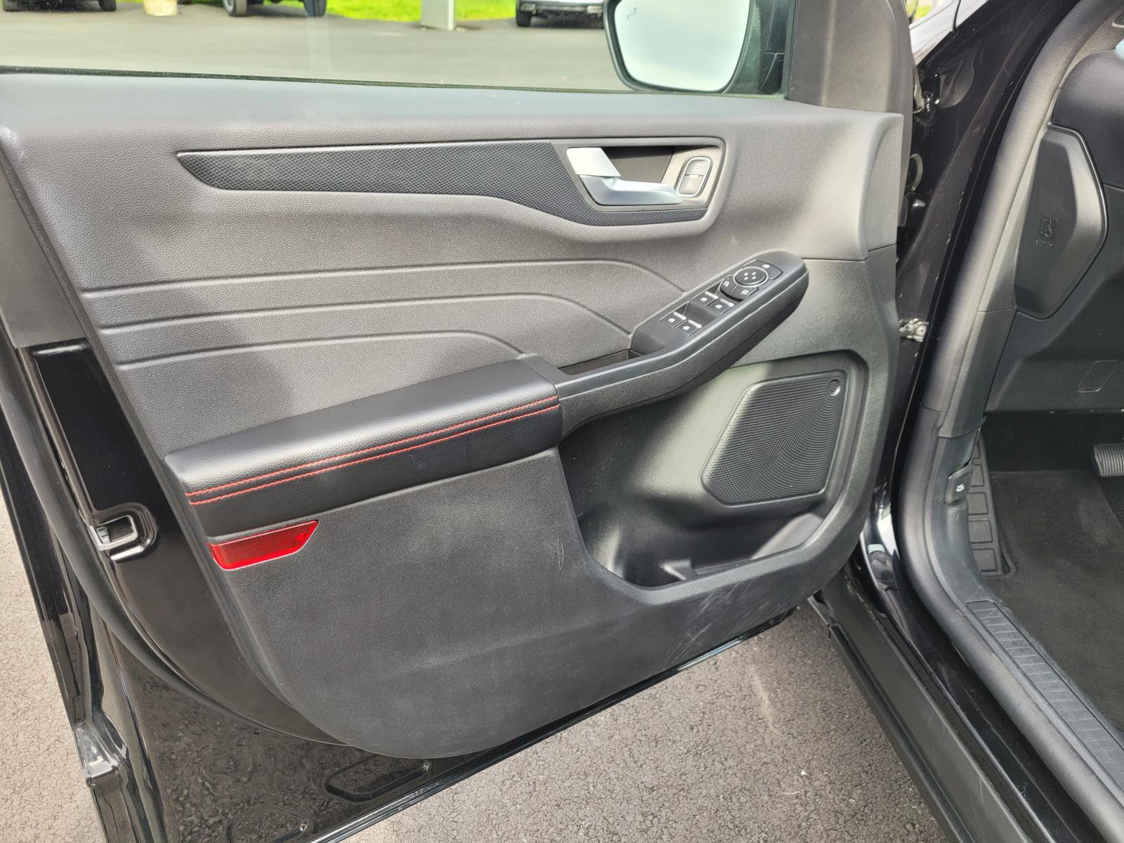 Used 2025 Ford Escape ST-Line AWD/4WD image 12