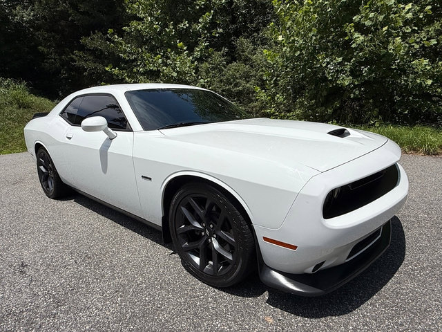 Used 2019 Dodge Challenger R/T w/ Plus Package RWD image 4