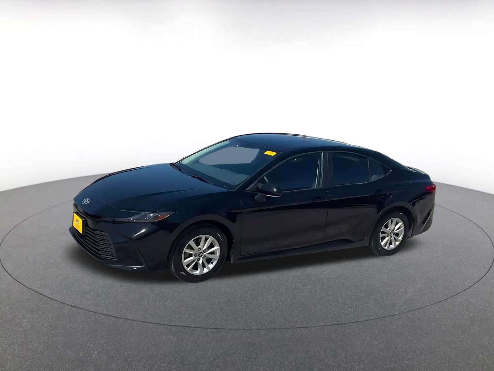 Used 2025 Toyota Camry LE image 8