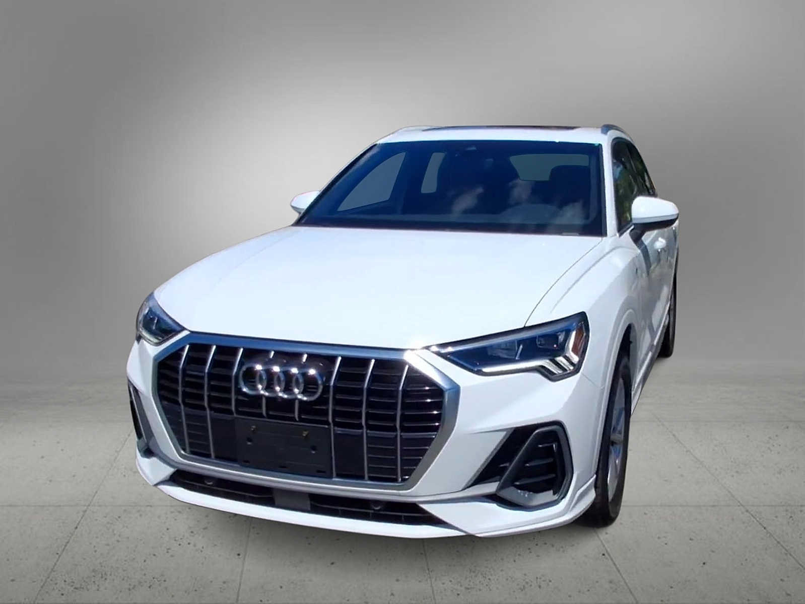Certified 2023 Audi Q3 2.0T Premium Plus w/ Premium Plus Package AWD/4WD image 3