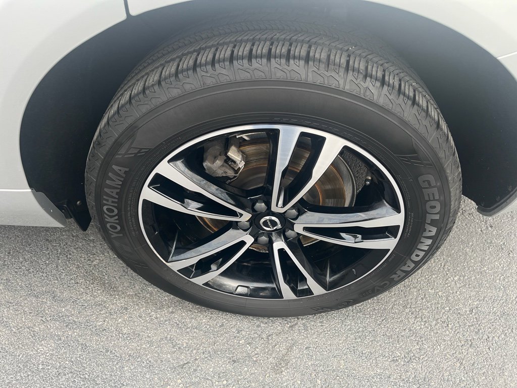 Used 2020 Volvo XC60 T6 Momentum image 11