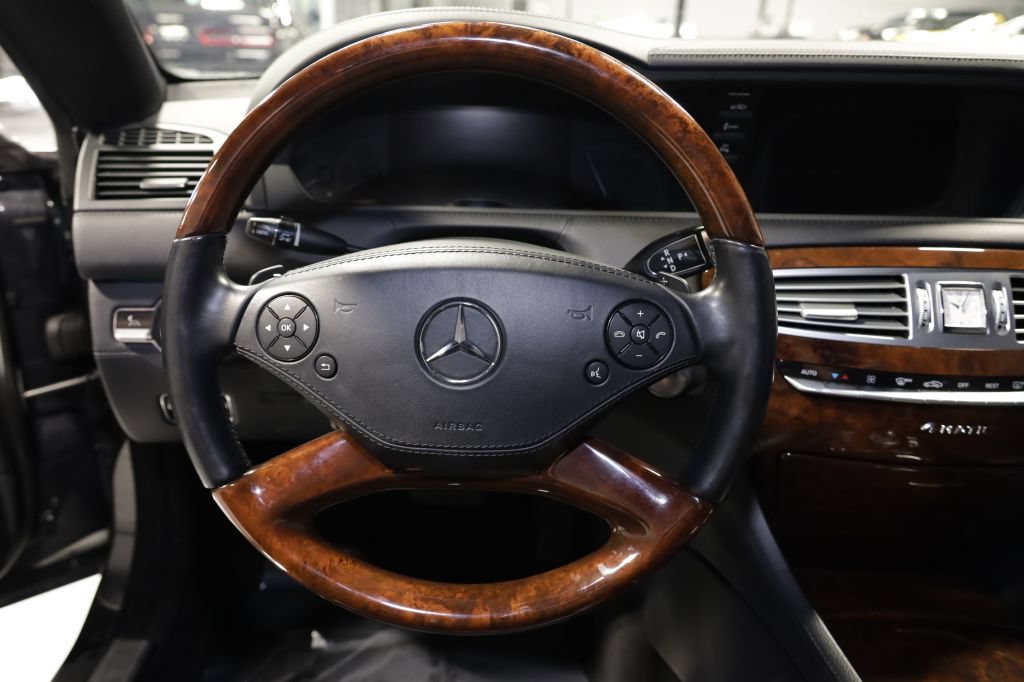 Used 2013 Mercedes-Benz CL 550 4MATIC image 25