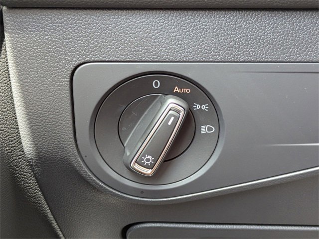 Certified 2024 Volkswagen Tiguan SE image 53