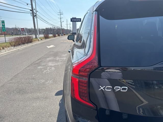 Used 2025 Volvo XC90 B5 Plus image 10