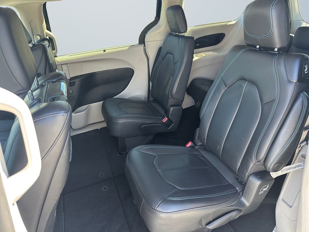 Used 2021 Chrysler Pacifica Touring-L w/ Uconnect Theater Family Group image 13
