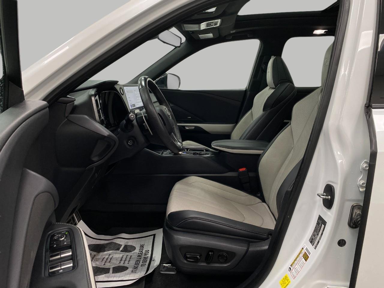 Used 2024 Lexus TX 500h AWD image 32