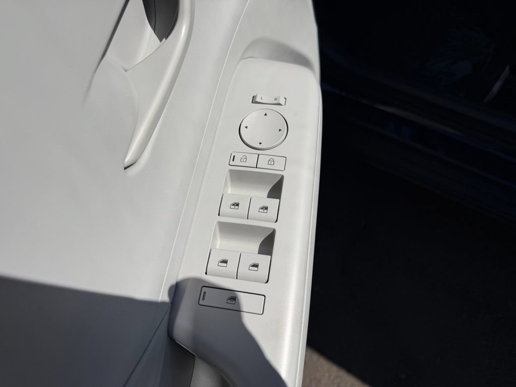 Used 2025 Hyundai Kona SEL AWD/4WD image 13