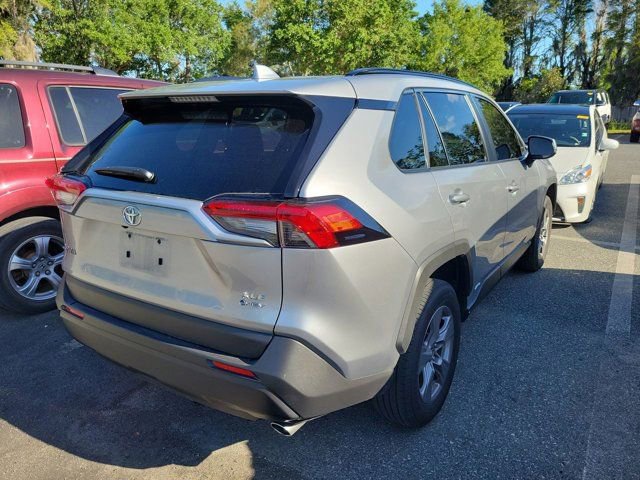 Used 2025 Toyota RAV4 XLE AWD/4WD image 4