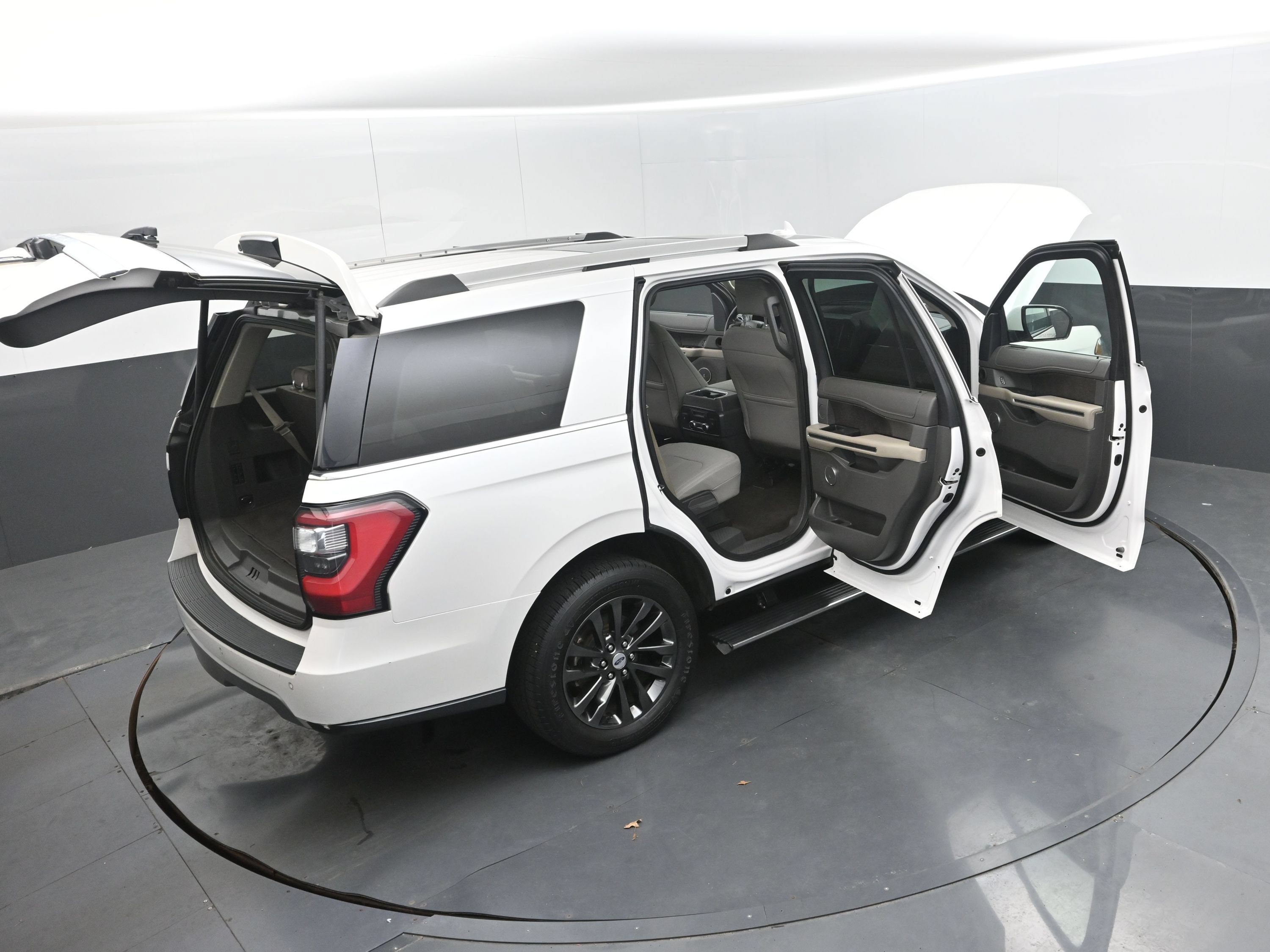Used 2019 Ford Expedition Limited w/ Equipment Group 301A RWD image 48