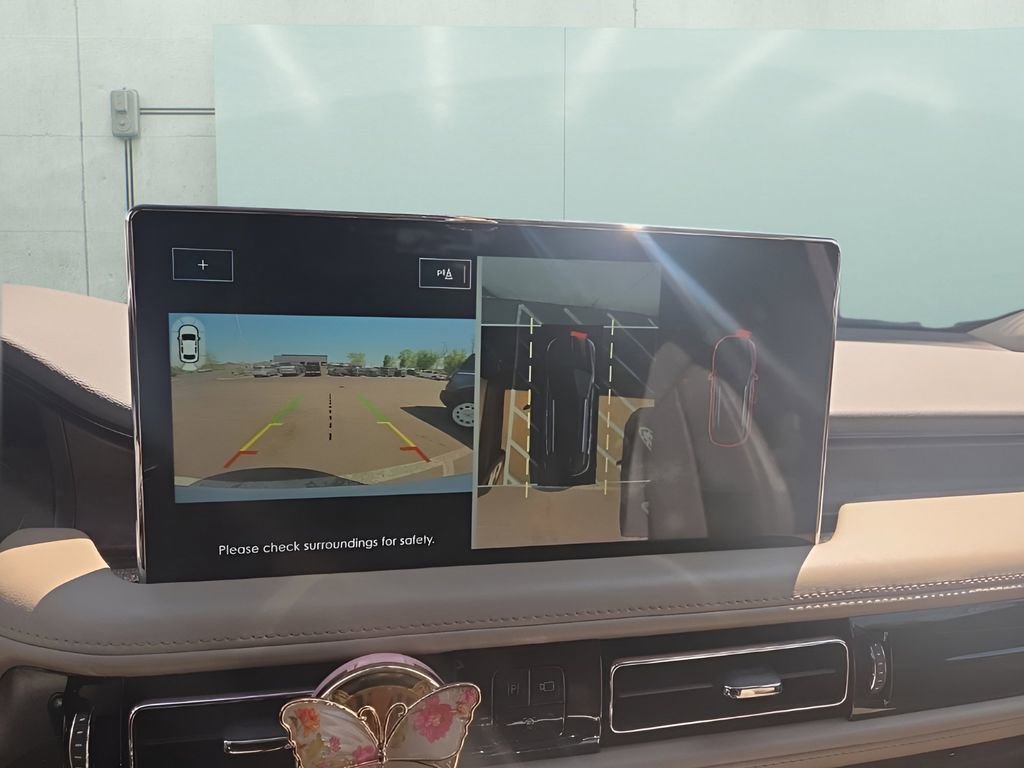 Used 2022 Lincoln Nautilus Reserve w/ Equipment Group 201A image 11