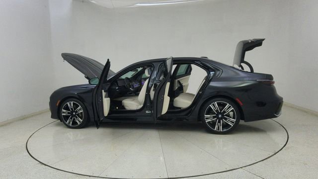 Used 2023 BMW 740i w/ Parking Assistance Package image 73
