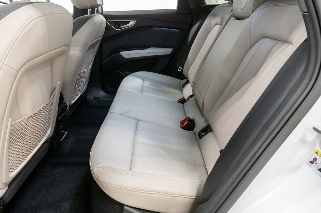 Used 2024 Audi Q4 e-tron Prestige AWD/4WD image 29