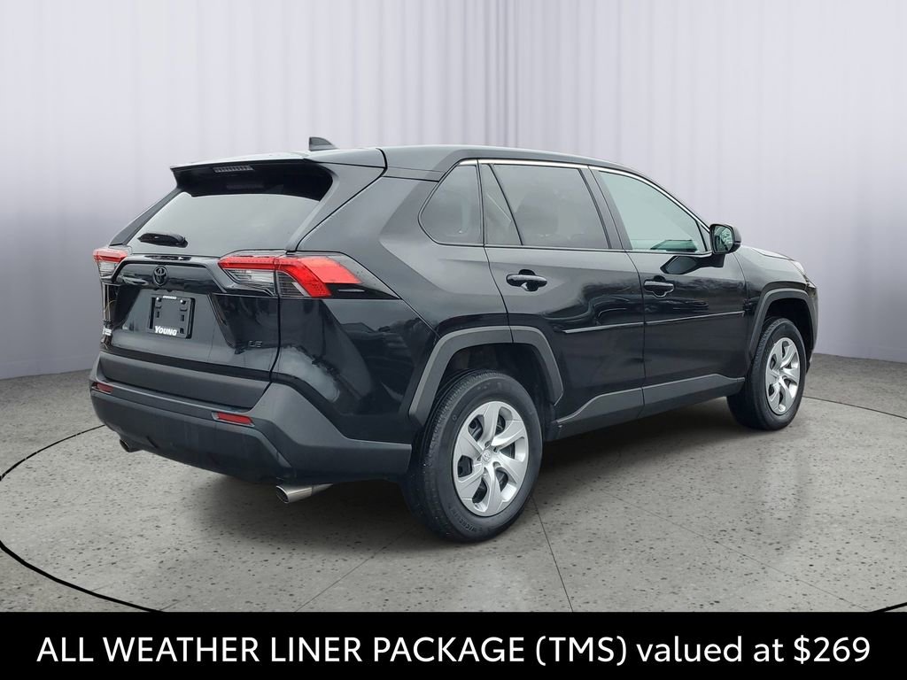 Used 2022 Toyota RAV4 LE image 3