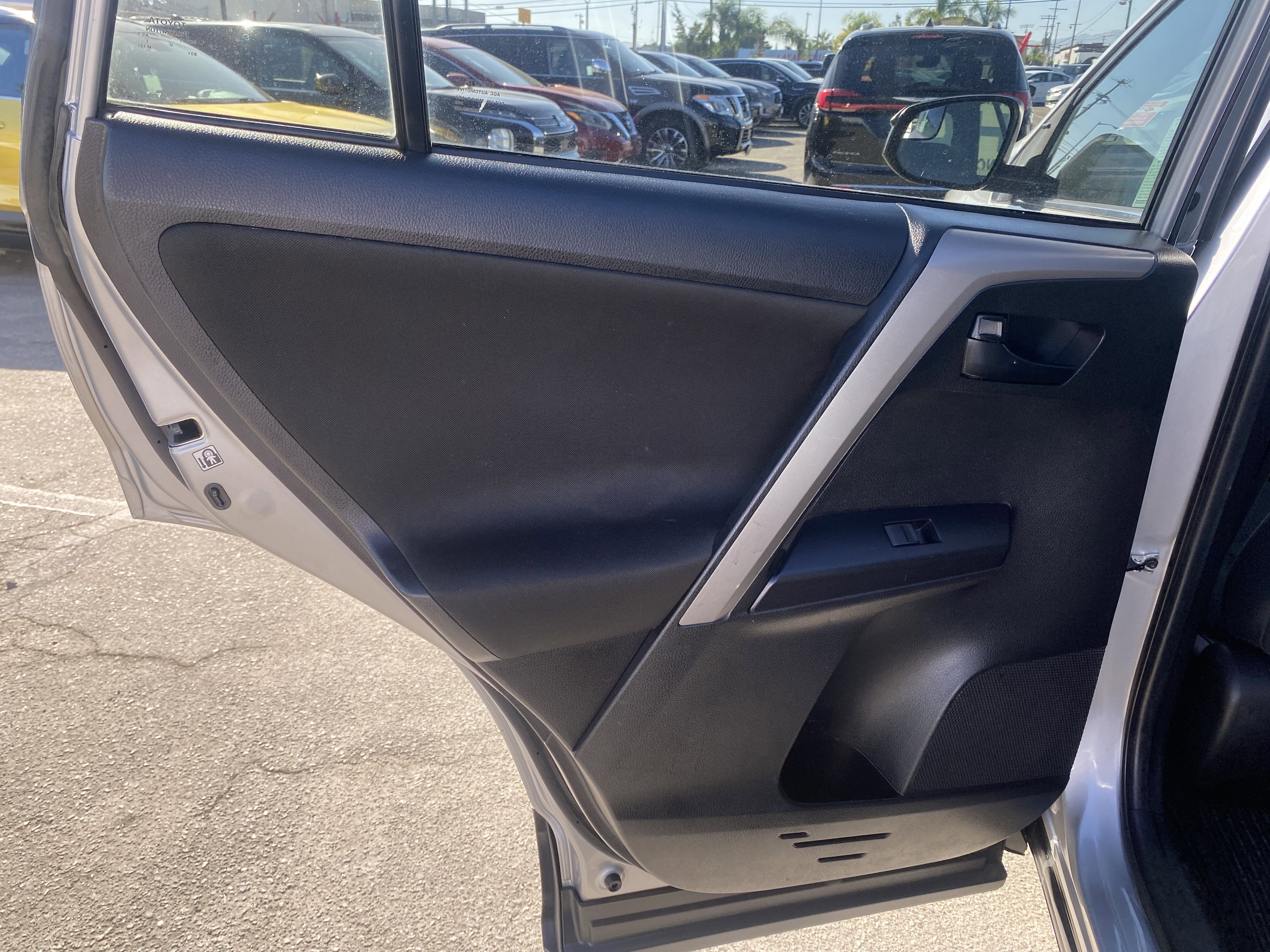 Used 2018 Toyota RAV4 LE w/ Cargo Management Package FWD image 18