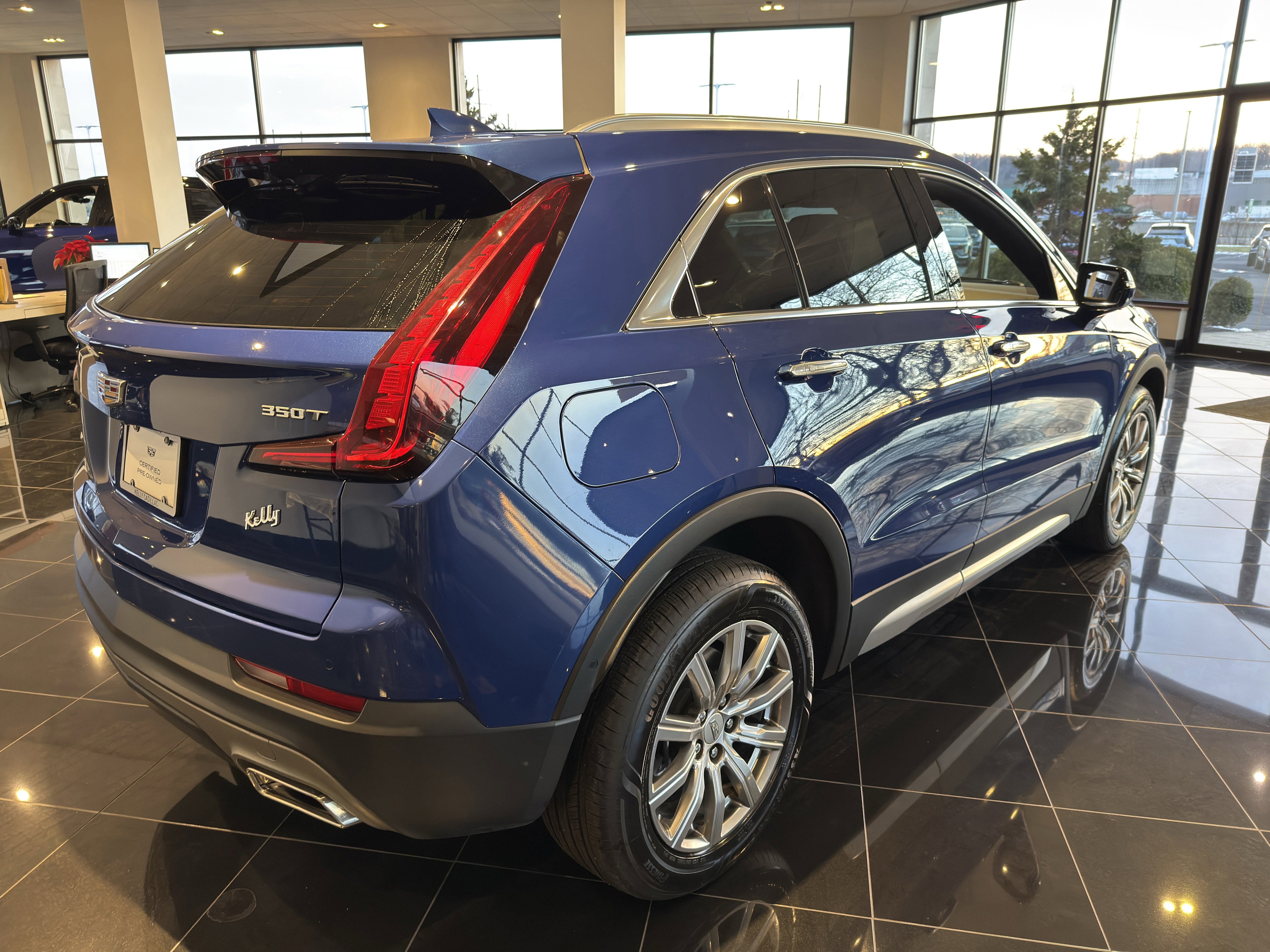 Certified 2022 Cadillac XT4 Premium Luxury w/ Enhanced Visibility Package image 7