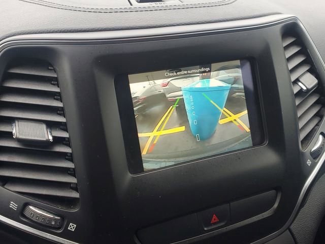 Used 2019 Jeep Cherokee Latitude w/ Popular Appearance Group image 30