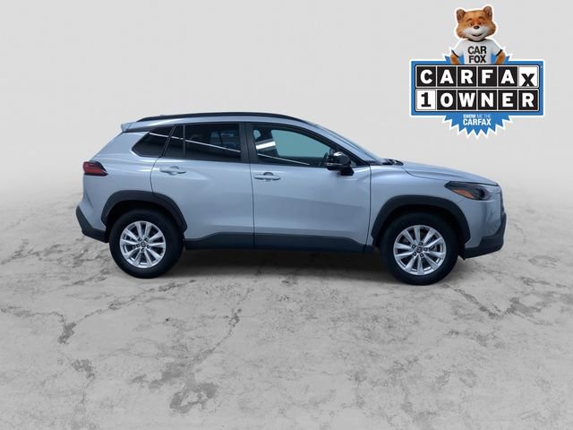 Used 2026 Toyota Corolla Cross LE FWD image 2