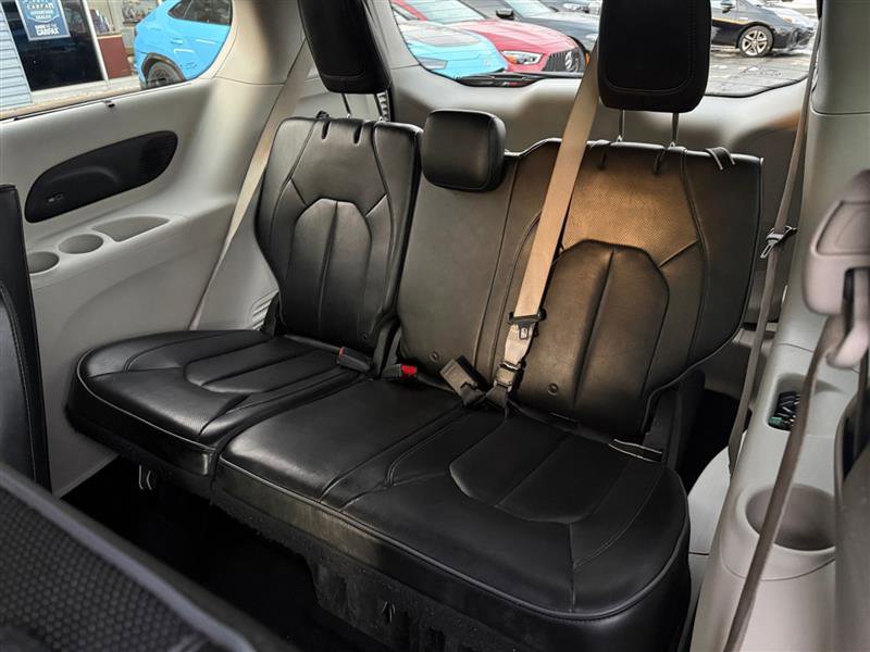Used 2019 Chrysler Pacifica Limited w/ Advanced Safetytec Group image 19
