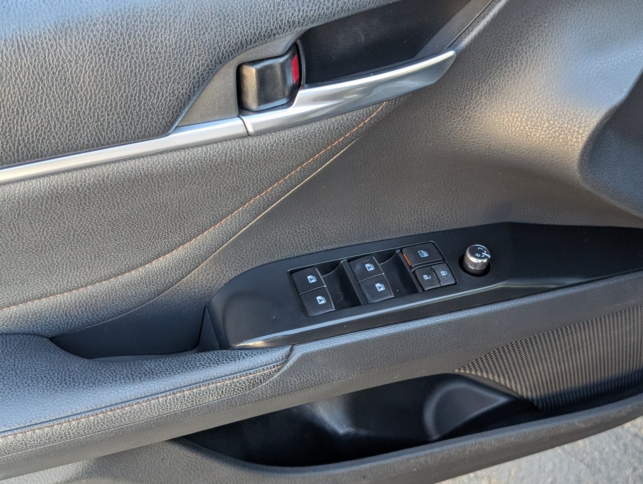 Used 2018 Toyota Camry XLE w/ Audio Package FWD image 15