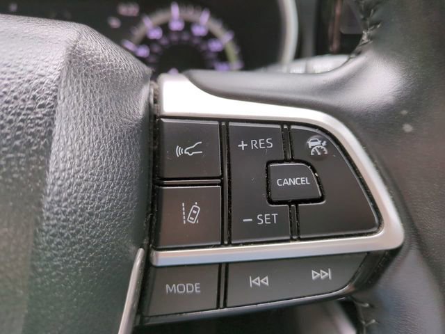 Used 2023 Toyota Highlander XLE image 25