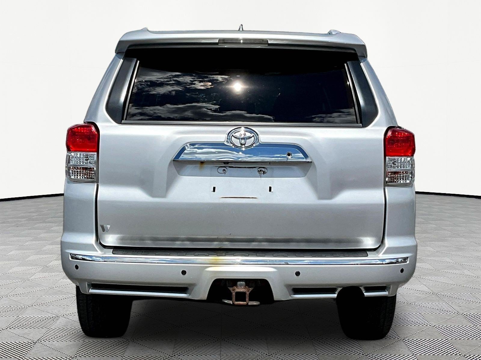 Used 2013 Toyota 4Runner SR5 AWD/4WD image 5
