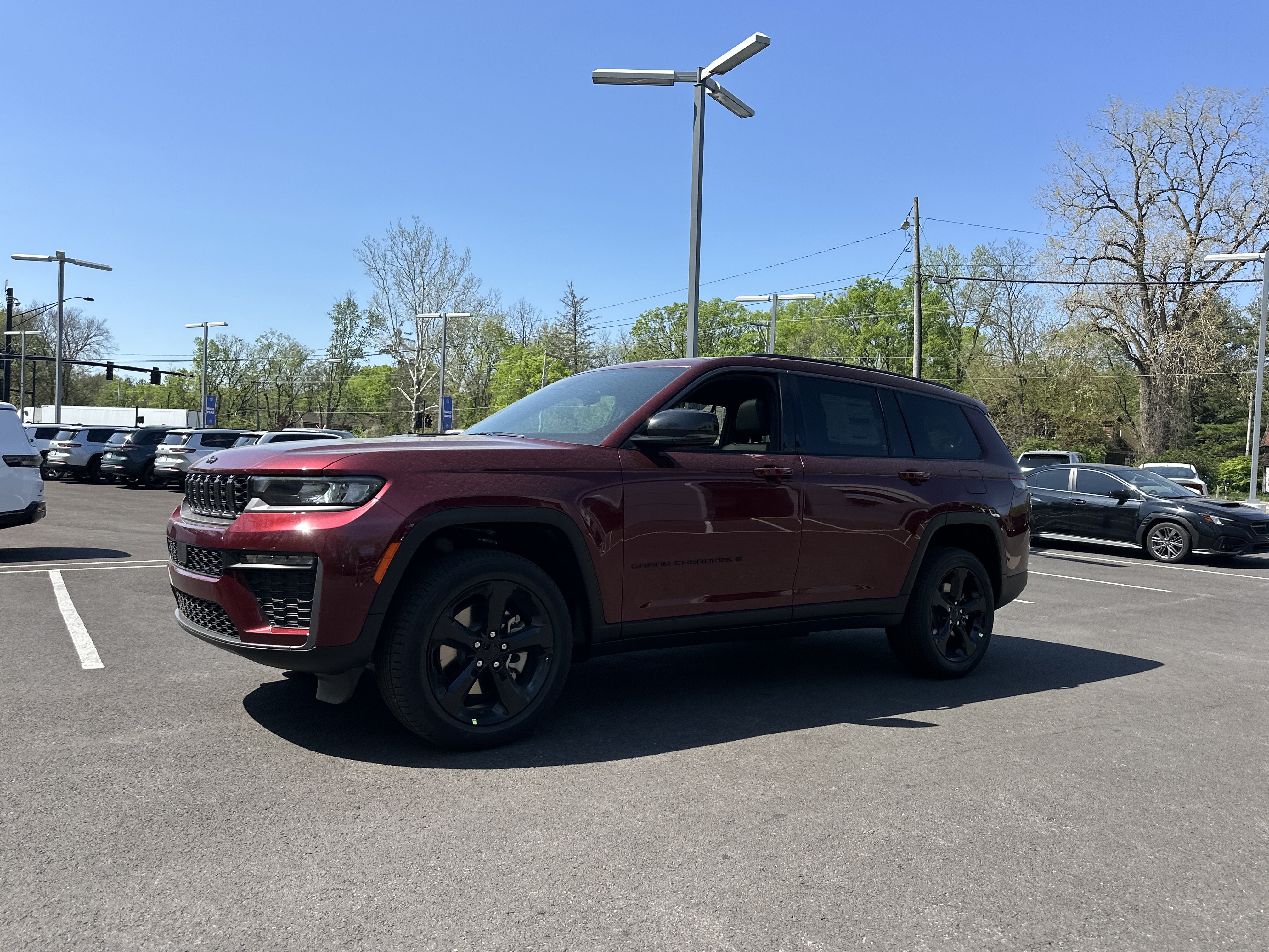 New 2026 Jeep Grand Cherokee L Limited w/ Limited Altitude Package AWD/4WD image 23