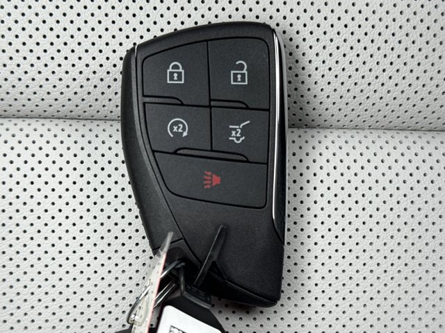 New 2026 GMC Terrain Denali w/ LPO, Black Badging Package image 25