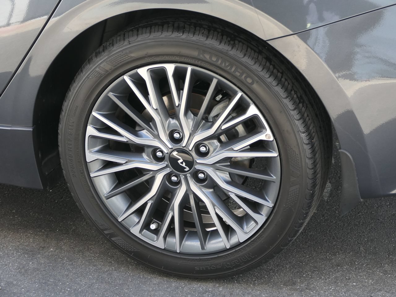 Used 2023 Kia Forte GT-Line w/ GT-Line Premium Package FWD image 9