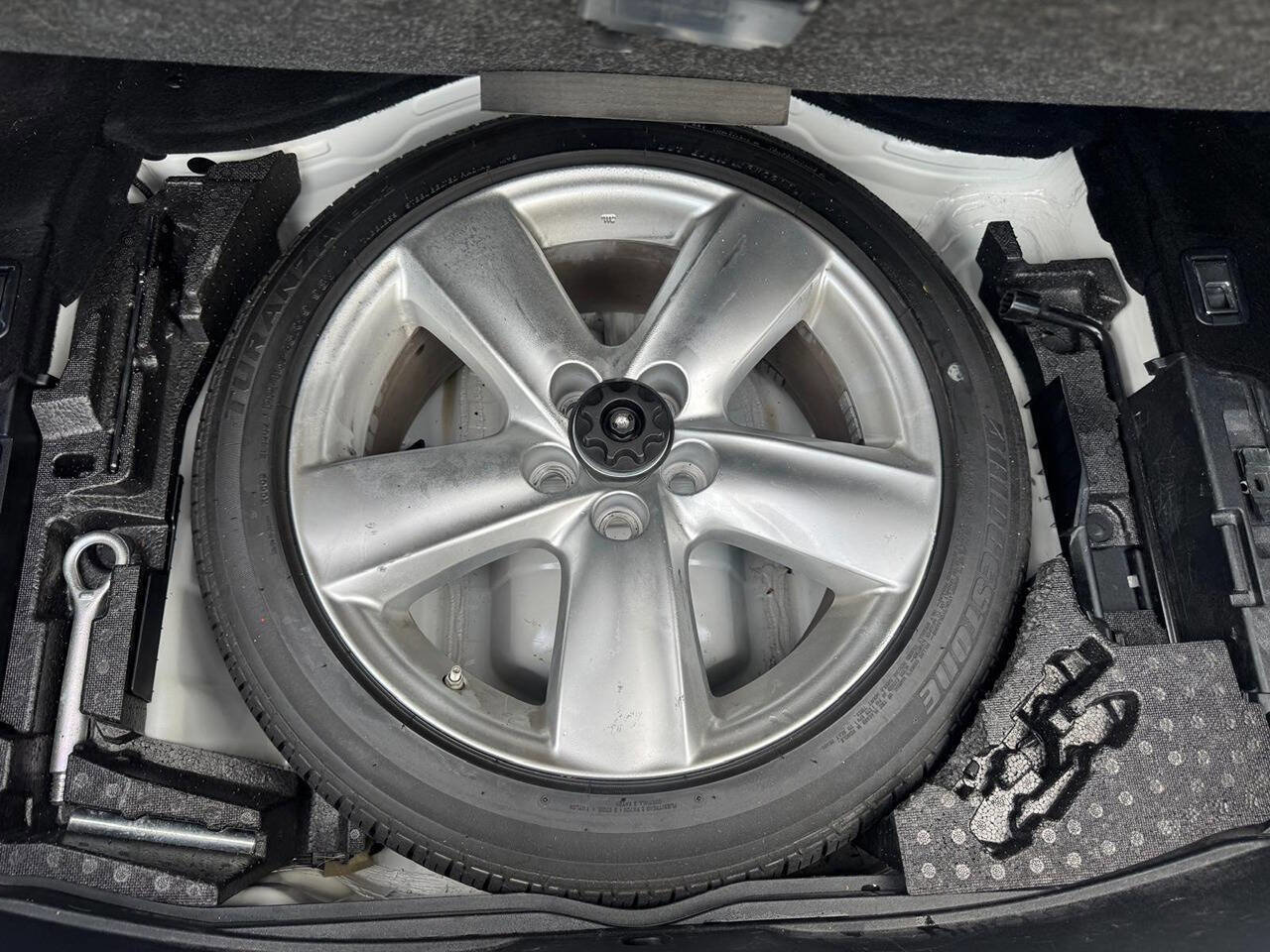 Used 2011 Lexus LS 460 w/ Comfort Pkg RWD image 32