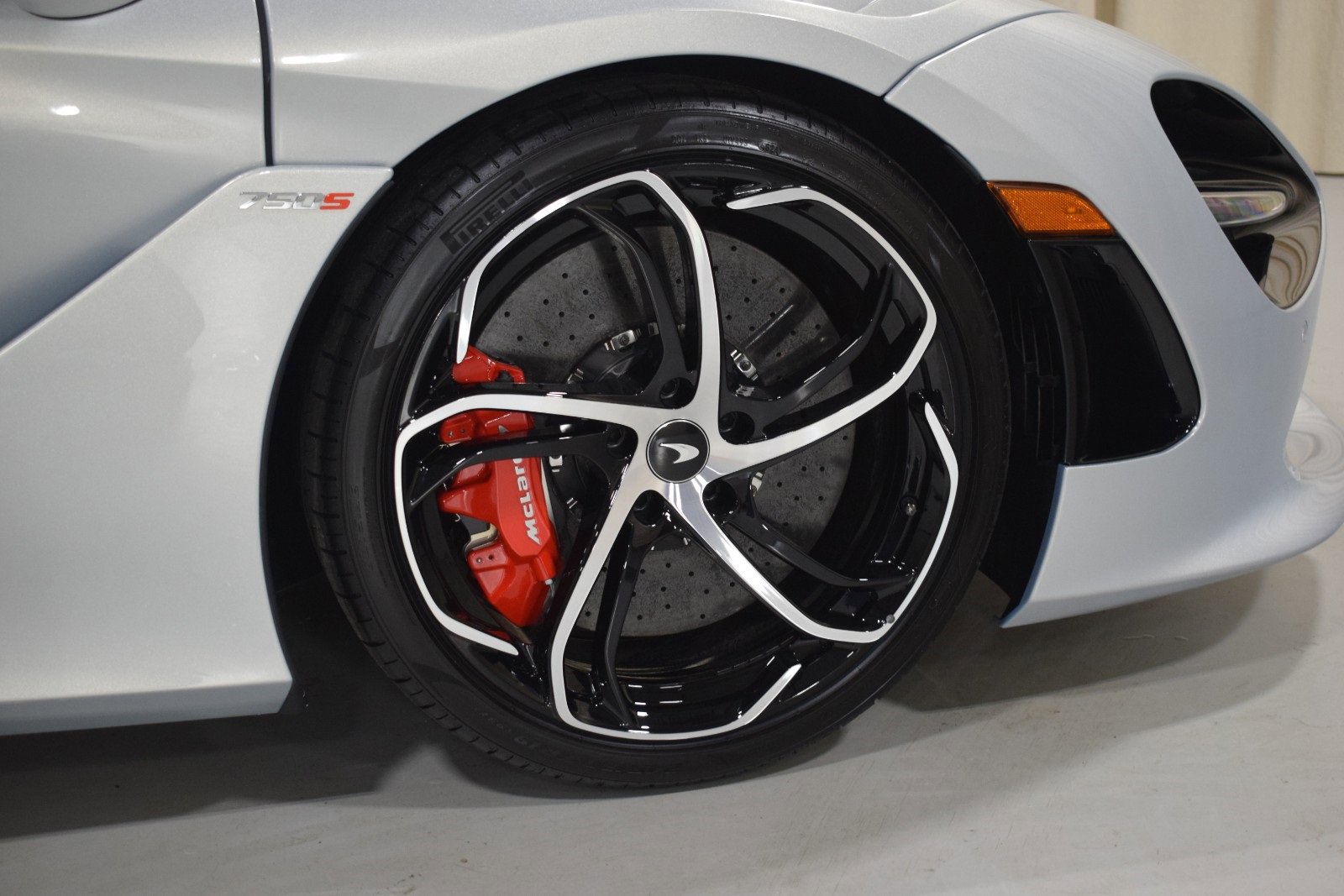 New 2025 McLaren 750S Spider image 18