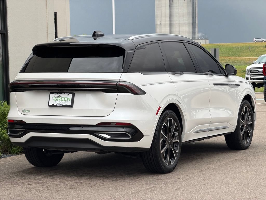 Used 2024 Lincoln Nautilus Reserve AWD/4WD image 5