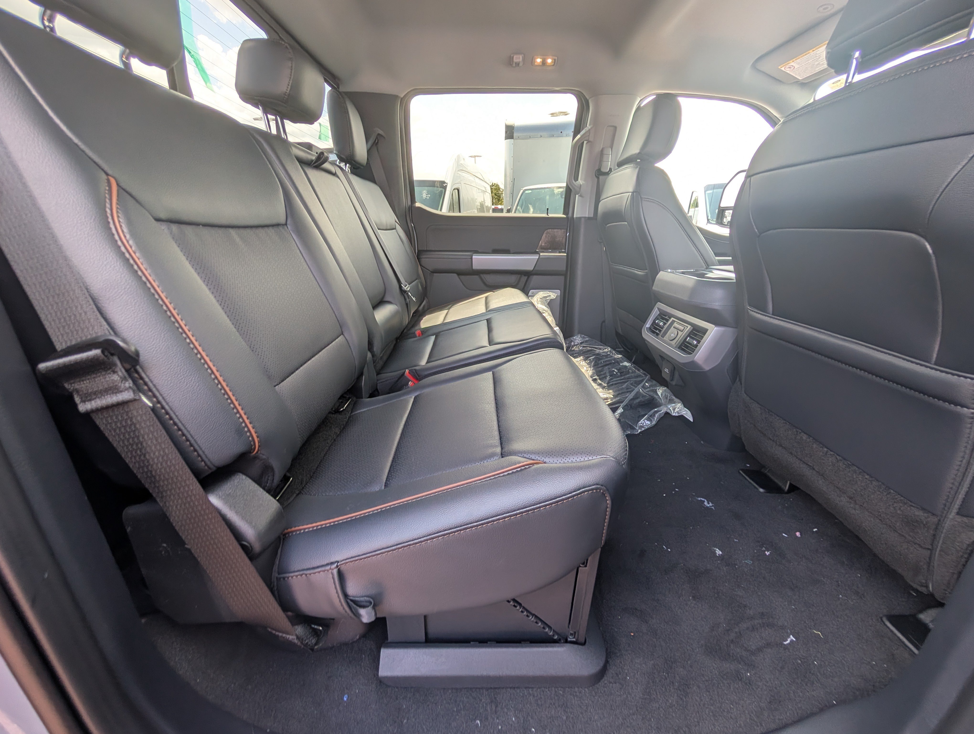 New 2026 Ford F250 Lariat w/ Black Appearance Package AWD/4WD image 7