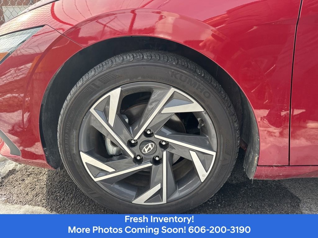 Used 2025 Hyundai Elantra Sport FWD image 9