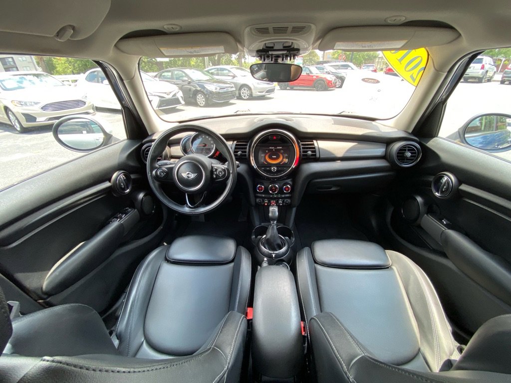 Used 2016 MINI Cooper 4-Door Hardtop image 14