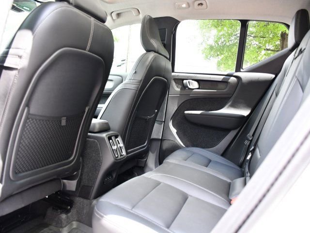 Used 2025 Volvo XC40 B5 Plus w/ Protection Package Premier AWD/4WD image 15