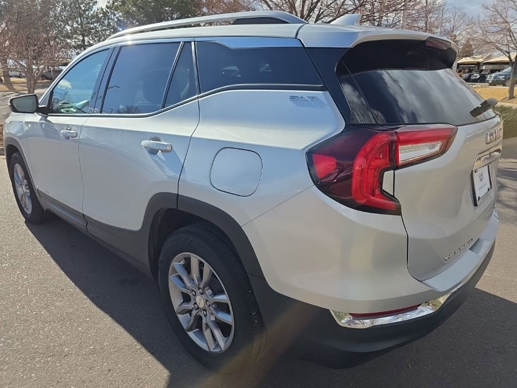 Used 2022 GMC Terrain SLT image 4