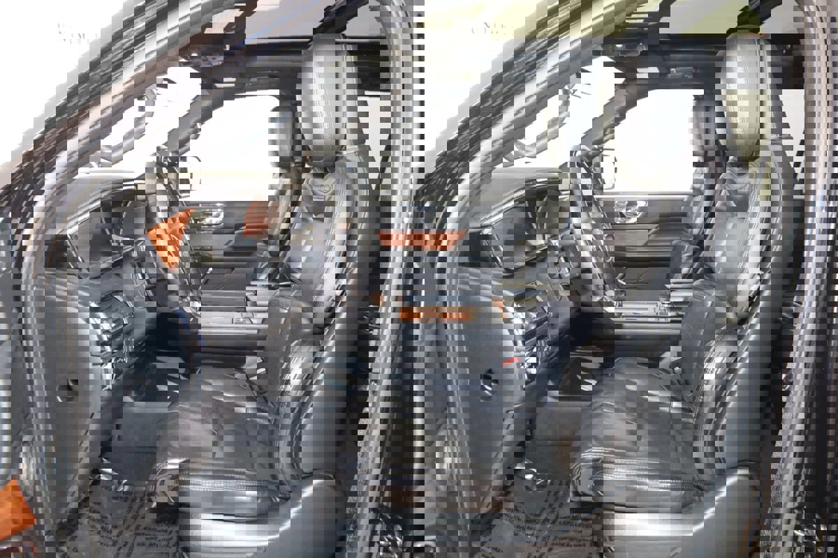 Used 2020 Lincoln Navigator L Reserve w/ Equipment Group 208A Reserve image 12