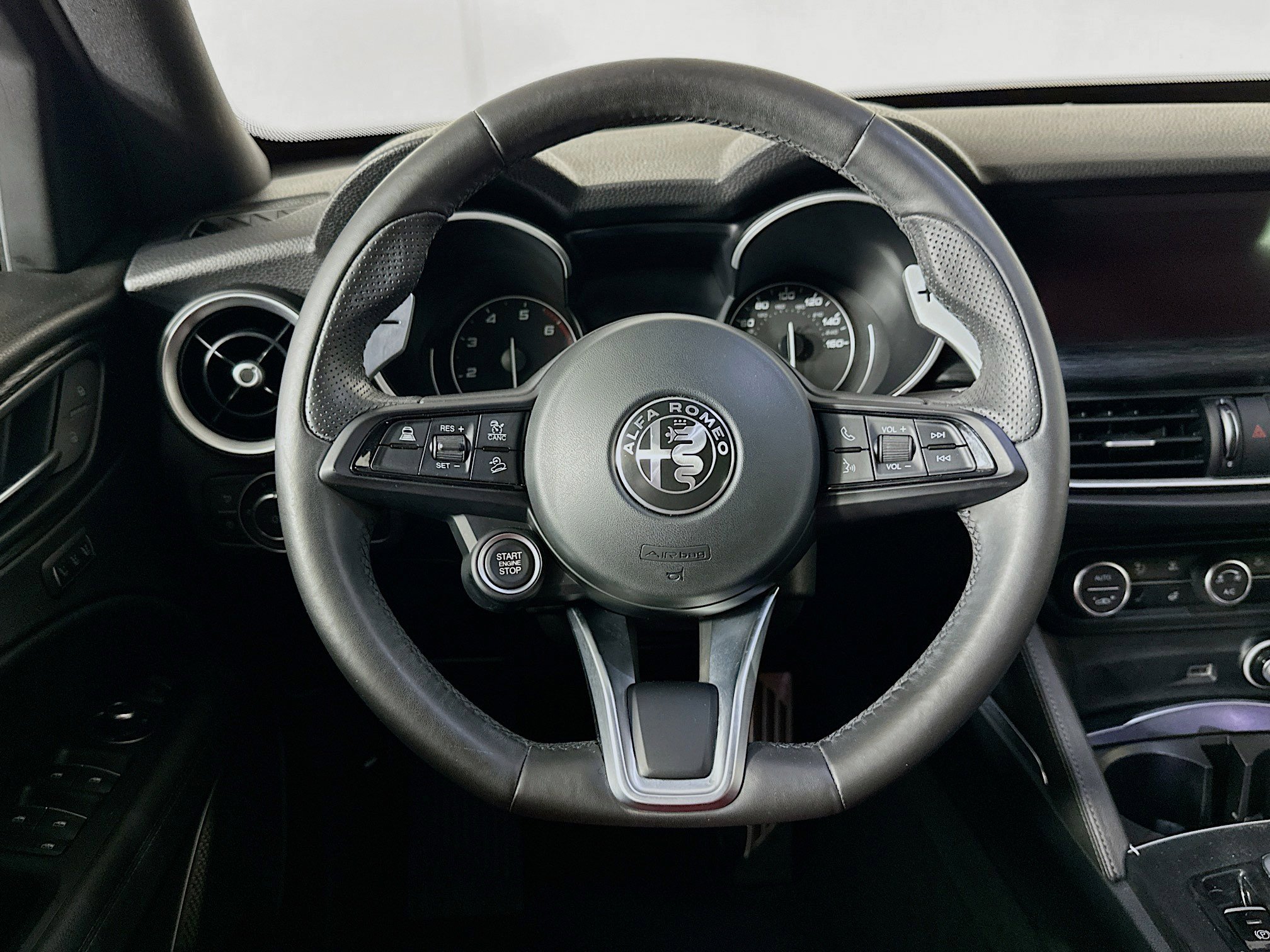 Used 2023 Alfa Romeo Stelvio Sprint RWD image 18